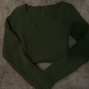 Green long sleeve knit crop top